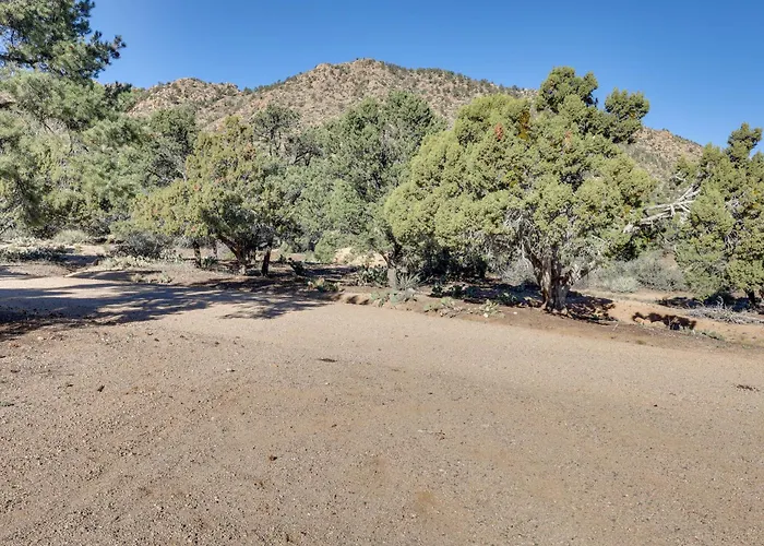 Hualapai Mtn Views On 2 Acres: 'thunderhead' Holiday home